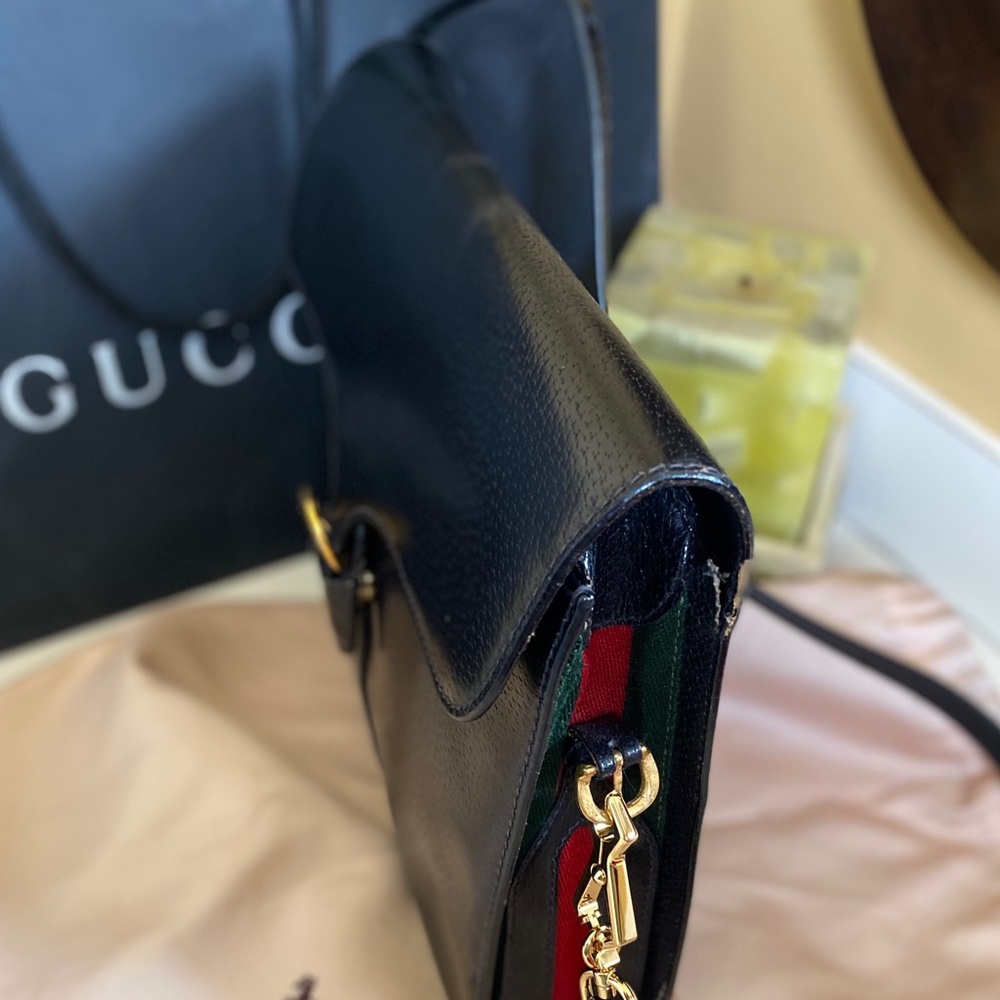 Gucci Sherry Line Black Crossbody Bag with Gold Clasp - Picture 2 of 16